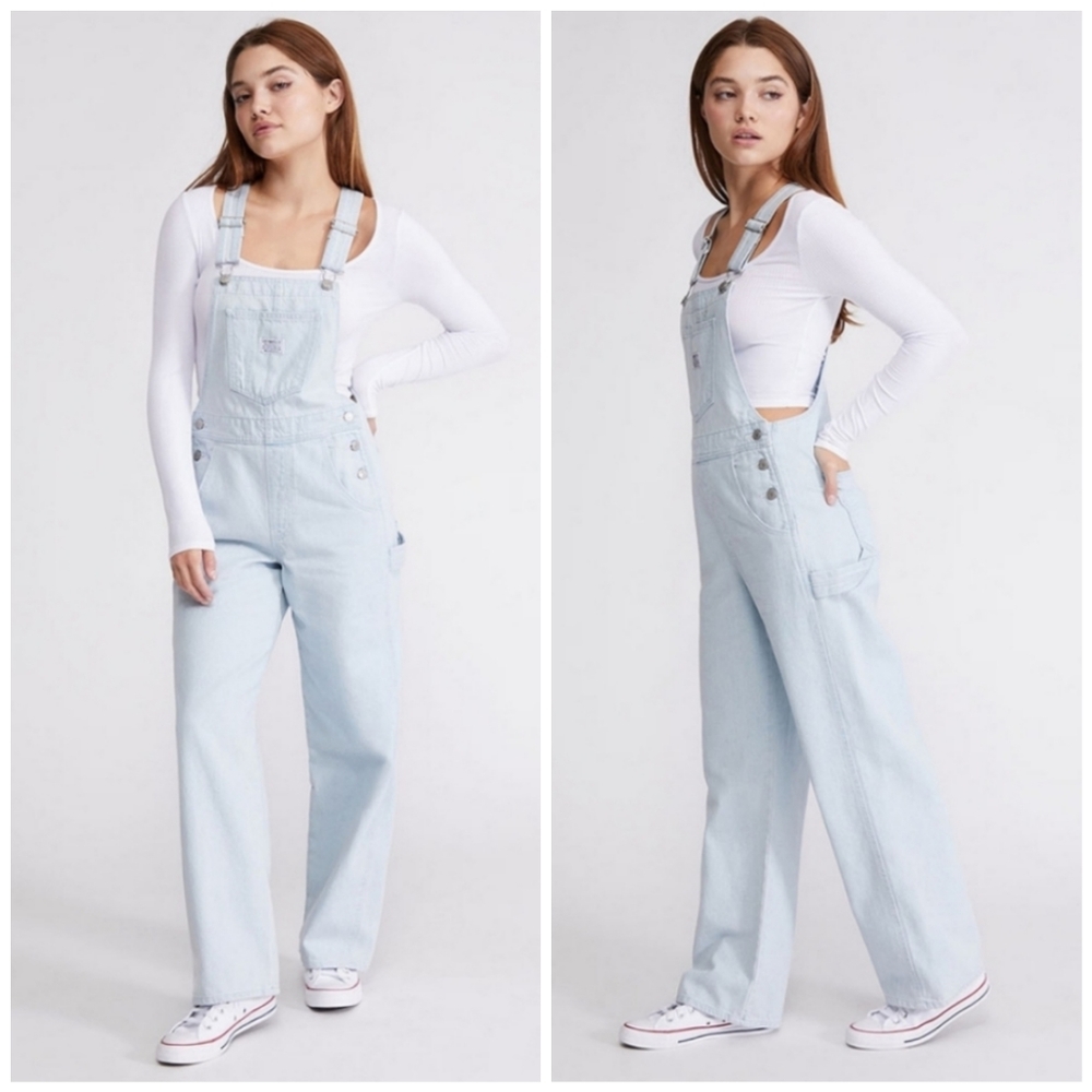 Levi's Slouchy Overalls Light Blue Wash - Picture 1 of 8
